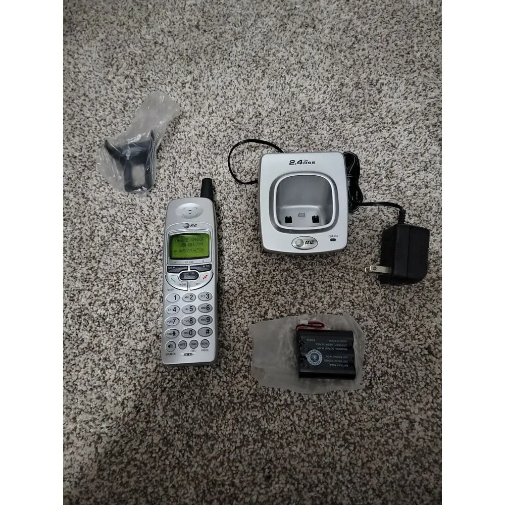 AT&T e2728b‎ 2.4 GHz Replacement hand set and cradle Never used